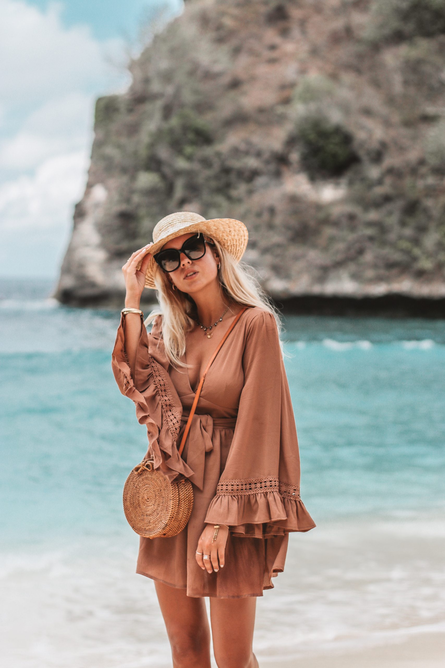Beach outfit in Bali // Atuh Beach // Fashion blogger