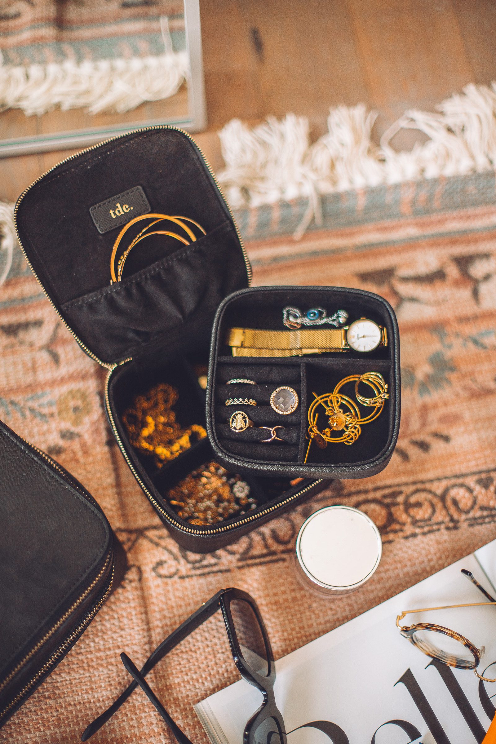 how to pack for a city trip - jewelry organiser