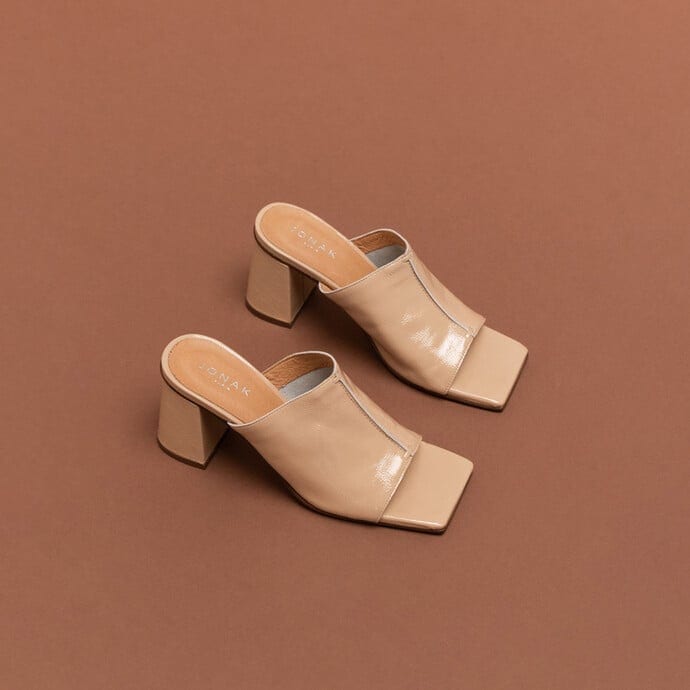Mules à talon haut et bout carré - cuir verni beige - Jonak