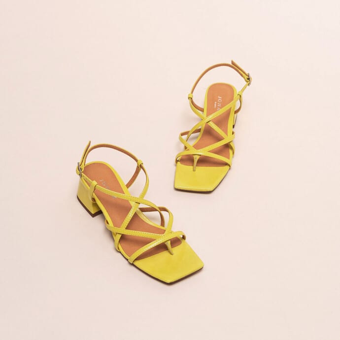 Sandales à fines brides croisées - cuir brillant jaune - Jonak