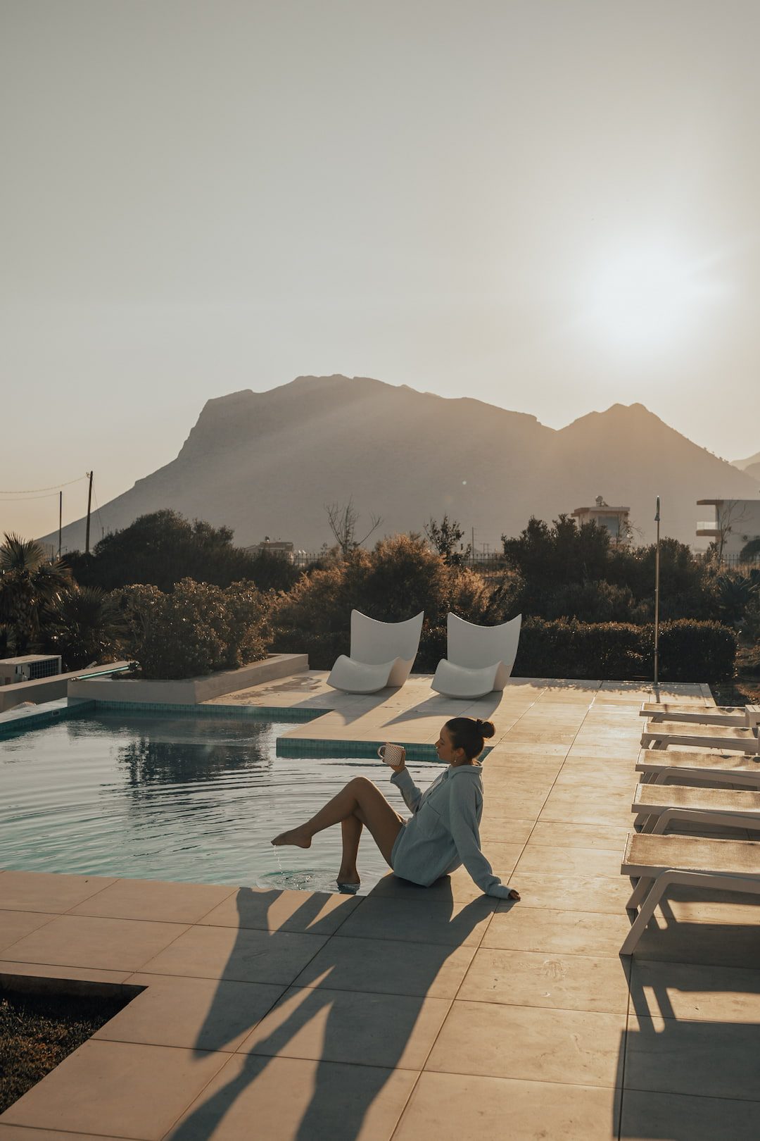 femme piscine sunset voyage Crète