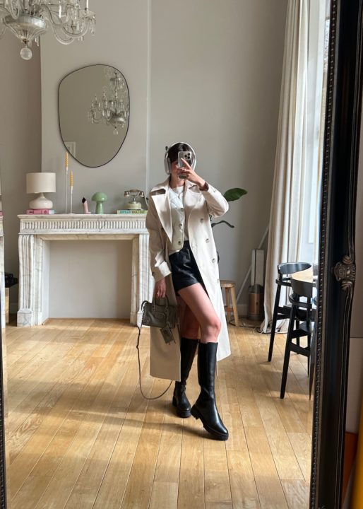 Tenue femme short et bottes en cuir trench