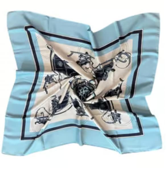 Foulard Hermes, carré de soie bleu à motif