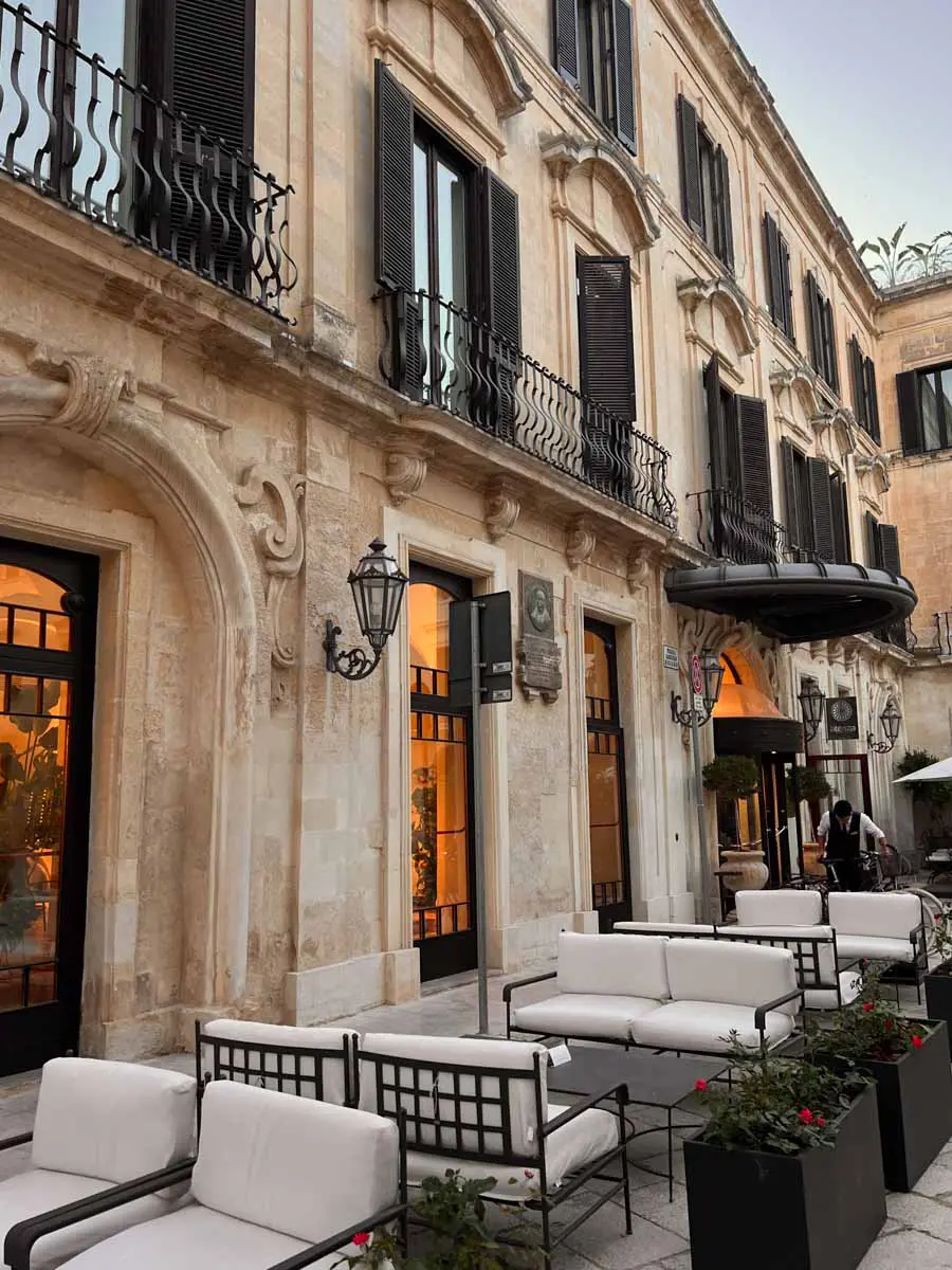 Visiter Lecce : apéro sur terrasse