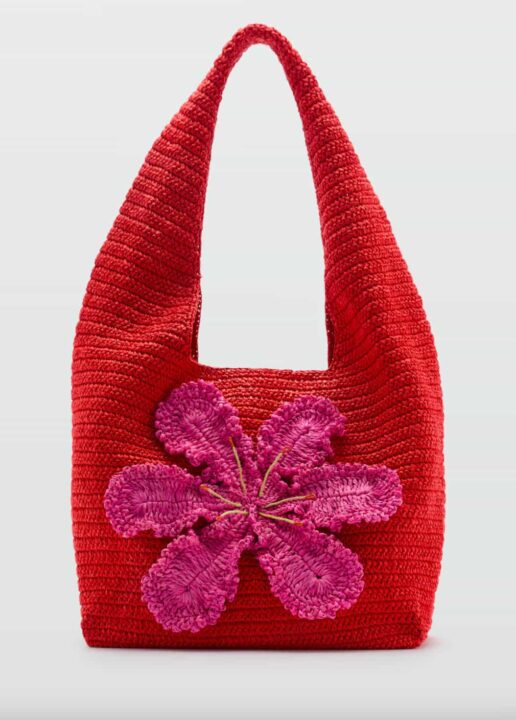 sac cabas en crochet rouge avec grosse fleur rose Mango