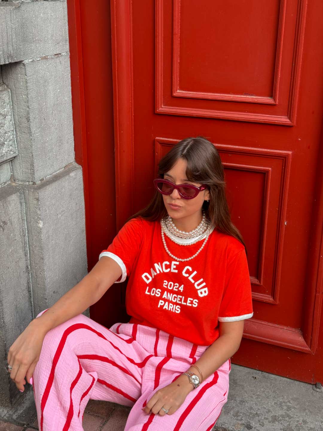 tenue bureau femme : look rouge et rose