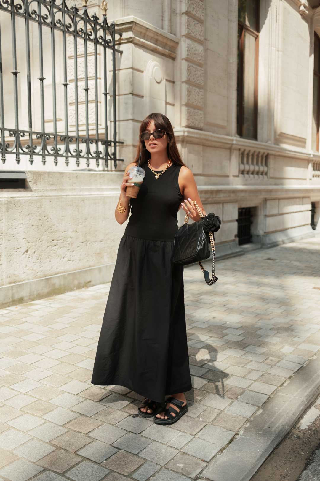 tenue femme robe longue noire