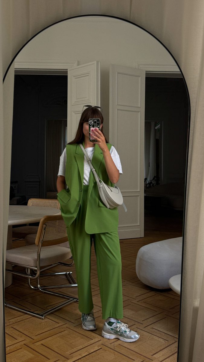 tenue automne bureau : ensemble tailleur vert American Vintage