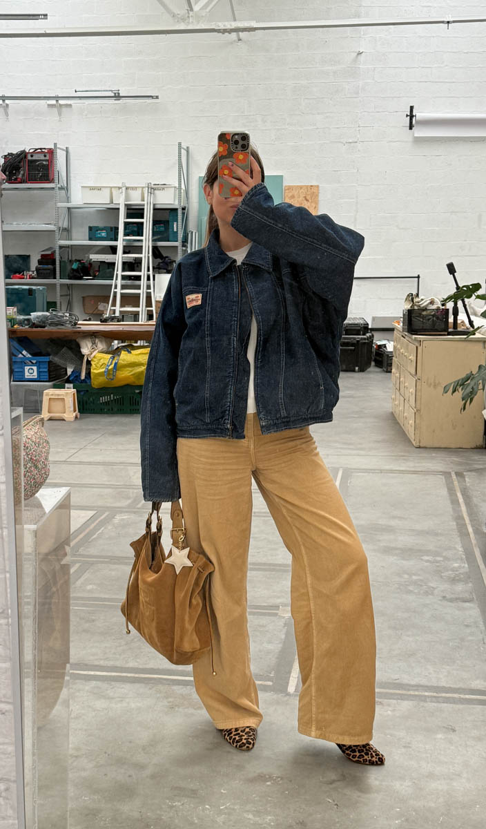 tenue femme automne/hiver jeans beige Mango et bomber en jeans American Vintage