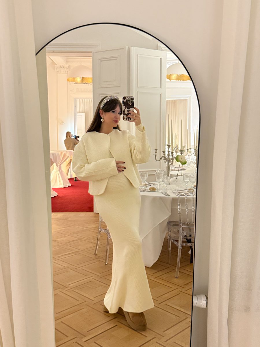 tenue blanche fêtes : robe longue, veste et serre-tête strass